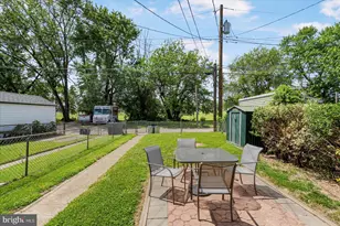 1974 Searles Rd, Dundalk, MD 21222 - Photo 4