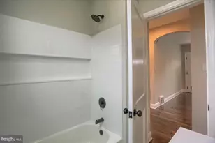 24 Lincoln Ave, Baltimore, MD 21228 - Photo 16
