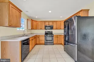 21 Box Cir, Baltimore, MD 21221 - Photo 8