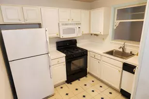 8907 Stone Creek Pl, Pikesville, MD 21208 - Photo 4