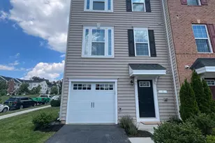 1 Gates Park Ct, Halethorpe, MD 21227 - Photo 2