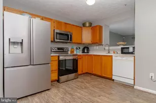 2021 Hackberry Rd, Baltimore, MD 21221 - Photo 8