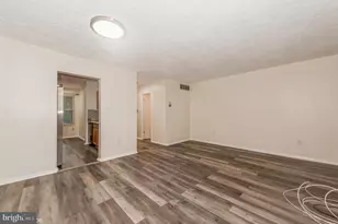 19 Mooring Ct, Essex, MD 21221 - Photo 4