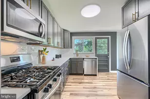 6821 Barnett Rd, Baltimore, MD 21239 - Photo 8