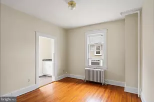 910 St Charles Ave, Baltimore, MD 21229 - Photo 18