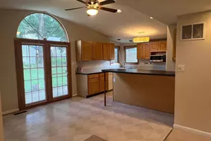 5 Madison Mills Ct, Baltimore, MD 21228 - Photo 8