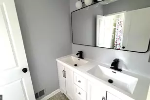 6409 Clifton Forge Cir, Catonsville, MD 21228 - Photo 16