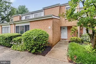 6 Lamplighter Ct, Pikesville, MD 21208 - Photo 2