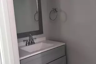 522 Brighton Pl, Essex, MD 21221 - Photo 6