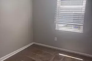 522 Brighton Pl, Essex, MD 21221 - Photo 10