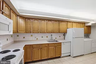 8 Stonehenge Cir, Baltimore, MD 21208 - Photo 14