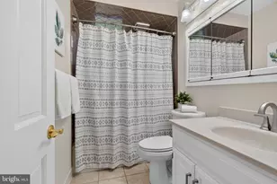 3 N Hilltop Rd, Baltimore, MD 21228 - Photo 16