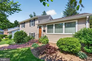 3 N Hilltop Rd, Baltimore, MD 21228 - Photo 2