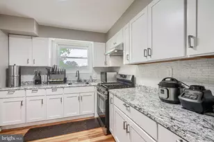 9405 Thornewood Ct, Parkville, MD 21234 - Photo 14