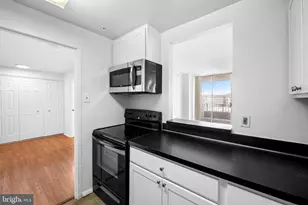 28 Allegheny Ave, Towson, MD 21204 - Photo 12