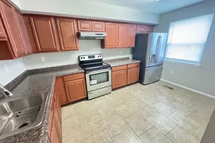 732 Wilton Farm, Catonsville, MD 21228 - Photo 2
