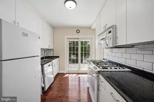33 Briarwood Rd, Catonsville, MD 21228 - Photo 16