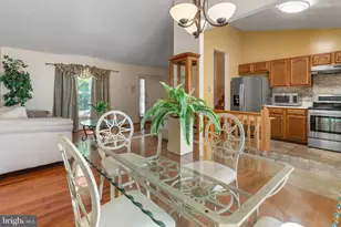 7924 Galloping Cir, Baltimore, MD 21244 - Photo 8