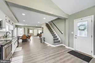 8206 Bear Creek Dr, Baltimore, MD 21222 - Photo 14