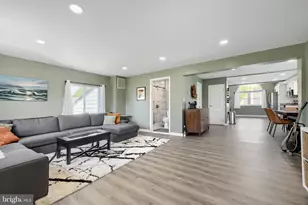 8206 Bear Creek Dr, Baltimore, MD 21222 - Photo 4