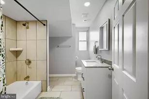 8206 Bear Creek Dr, Baltimore, MD 21222 - Photo 20