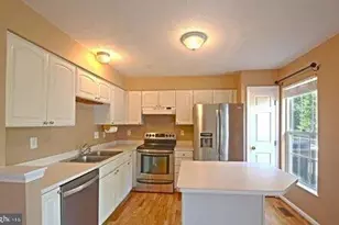 4982 Lockard Dr, Owings Mills, MD 21117 - Photo 4
