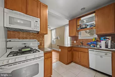 52 N Prospect Avenue N, Baltimore, MD 21228 - Photo 2
