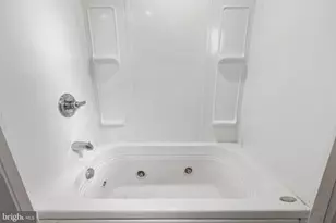 5608 Huntsmoor Rd, Baltimore, MD 21227 - Photo 28