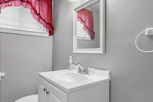 5608 Huntsmoor Rd, Baltimore, MD 21227 - Photo 10