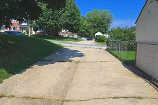 1016 Grovehill Rd, Baltimore, MD 21227 - Photo 8