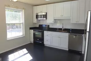 23 Valley Crossing Cir, Cockeysville, MD 21030 - Photo 2