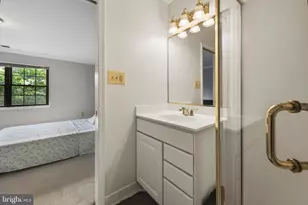 22 Alanbrooke Ct, Towson, MD 21204 - Photo 20