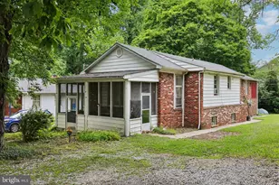 525 Winters Ln, Baltimore, MD 21228 - Photo 2