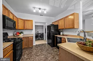 9661 Ashlyn Cir, Owings Mills, MD 21117 - Photo 12