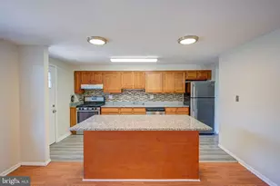 913 Regina Dr, Baltimore, MD 21227 - Photo 6