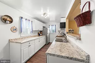 8011 Shore Rd, Baltimore, MD 21219 - Photo 10