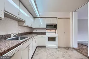 37 Stonehenge Cir, Pikesville, MD 21208 - Photo 14