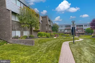 37 Stonehenge Cir, Pikesville, MD 21208 - Photo 2