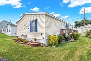 8 Elinor Ln, Sparrows Point, MD 21219 - Photo 4