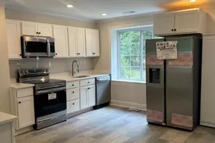 8 Carters Rock, Baltimore, MD 21228 - Photo 2