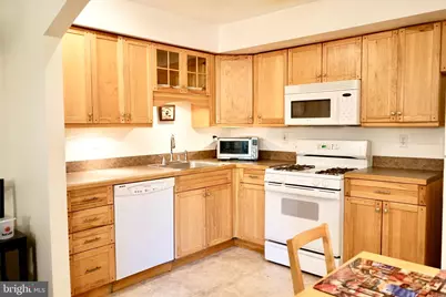 9 Suntop Court #202, Baltimore, MD 21209 - Photo 2