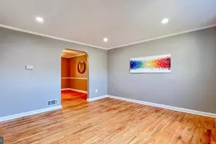 705 Eastshire Dr, Catonsville, MD 21228 - Photo 2