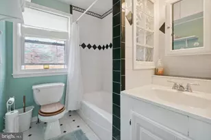705 Eastshire Dr, Catonsville, MD 21228 - Photo 18