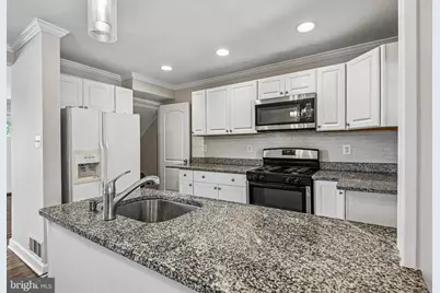 8022 Wallace, Baltimore, MD 21222 - Photo 6