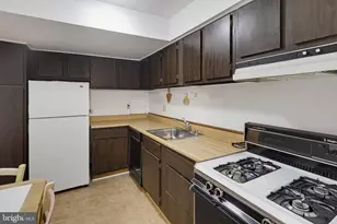 13 Suntop Ct, Baltimore, MD 21209 - Photo 16