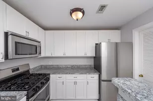 6832 Hayley Ridge Way, Baltimore, MD 21209 - Photo 4