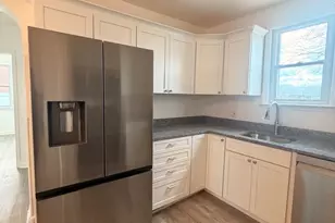 8323 Bear Creek Dr, Baltimore, MD 21222 - Photo 16