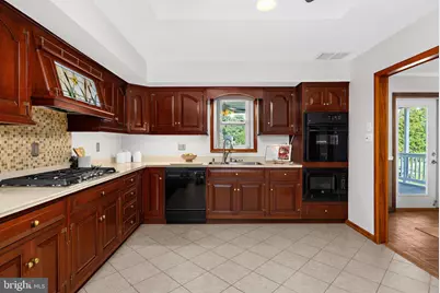 2426 Wythe Avenue, Baltimore, MD 21219 - Photo 12