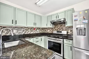8809 Stoneridge Cir, Pikesville, MD 21208 - Photo 12
