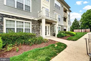 8809 Stoneridge Cir, Pikesville, MD 21208 - Photo 2